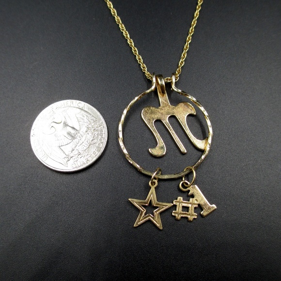 Gold Tone Avon M #1 Star Stylish Pendant Necklace - Picture 4 of 8